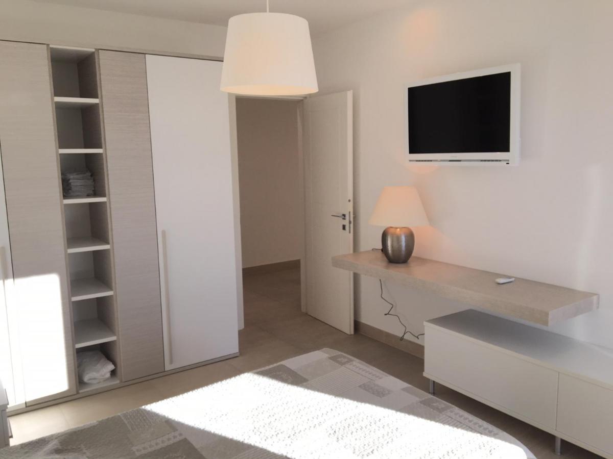 Apartmán Attico Palazzo Di Vetro Luino Exteriér fotografie