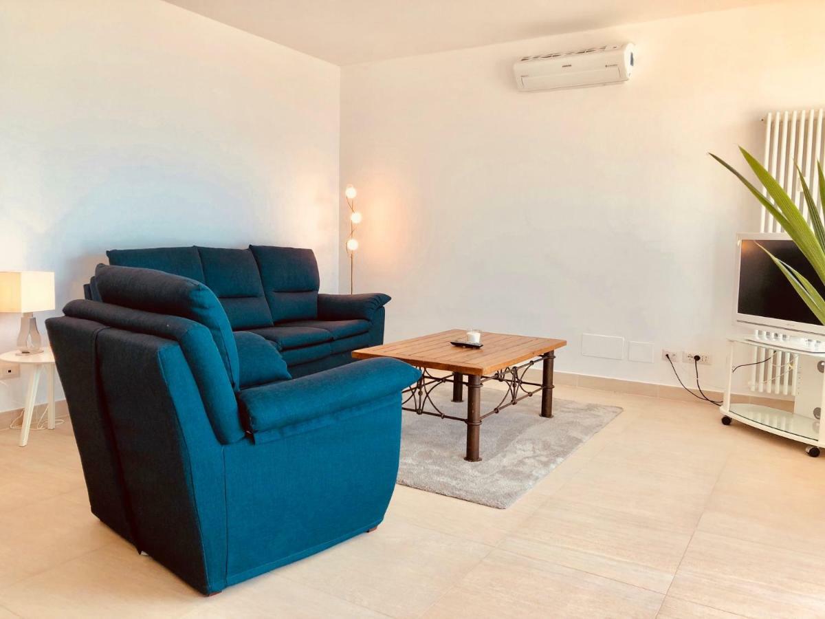 Apartmán Attico Palazzo Di Vetro Luino Exteriér fotografie